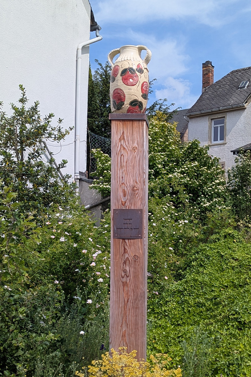 Fotografie der Stele Keramik mit Seele